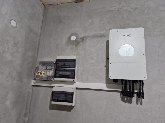 Tot ce trebuie să ştii despre Invertoare – ON Grid, OFF Grid, Hybrid Tot ce trebuie să ştii despre Invertoare – ON Grid, OFF Grid, Hybrid