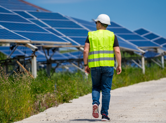 Finanțări pentru Panouri Fotovoltaice: Ministerul Energiei Prelungește Înscrierile